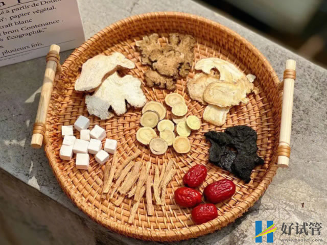 八珍汤标准配方分享,产妇连喝20天能气血双补(图1) 八珍汤由八种药材组成